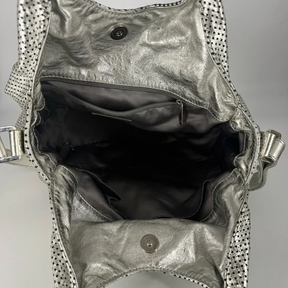 CHANEL Rodeo Drive Tote - Picture 9 of 9